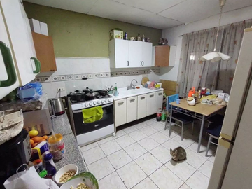 Gran Casa Regularizada, 6d/2b, 456m2 Terreno, Metro Observa.