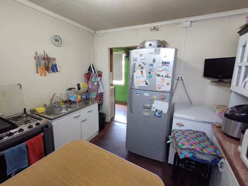 Gran Casa Regularizada, 6d/2b, 456m2 Terreno, Metro Observa.