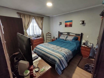 Gran Casa Regularizada, 6d/2b, 456m2 Terreno, Metro Observa.