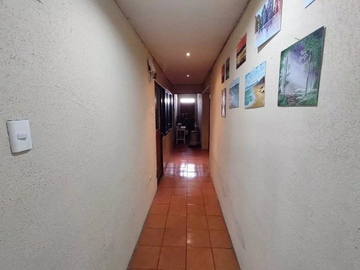 Gran Casa Regularizada, 6d/2b, 456m2 Terreno, Metro Observa.