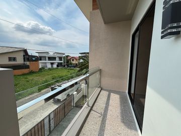 DASMARINAS SINGLE ATTACHED HOUSE AND LOT ALONG GOVERNORS DRIVE
