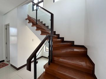 DASMARINAS SINGLE ATTACHED HOUSE AND LOT ALONG GOVERNORS DRIVE