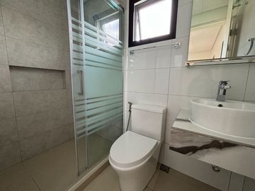 DASMARINAS SINGLE ATTACHED HOUSE AND LOT ALONG GOVERNORS DRIVE