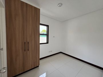 DASMARINAS SINGLE ATTACHED HOUSE AND LOT ALONG GOVERNORS DRIVE
