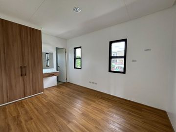 DASMARINAS SINGLE ATTACHED HOUSE AND LOT ALONG GOVERNORS DRIVE
