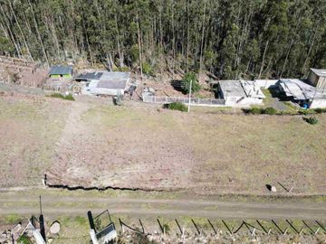 SE VENDE TERRENO EN JAVIER LOYOLA - AZOGUES