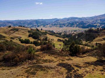 PROPIEDAD EN VENTA EN VICTORIA DEL PORTETE 2.8HA.