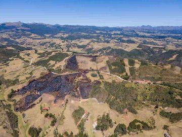 PROPIEDAD EN VENTA EN VICTORIA DEL PORTETE 2.8HA.