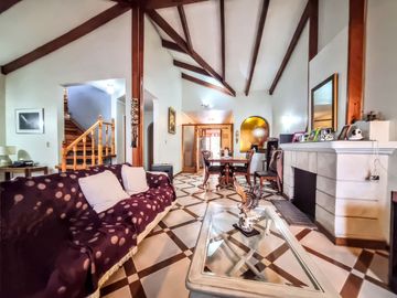 Casa Sólida De 2 Pisos, 4d/3b, 767 M2 De Terreno, San Miguel