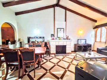 Casa Sólida De 2 Pisos, 4d/3b, 767 M2 De Terreno, San Miguel