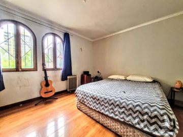 Casa Sólida De 2 Pisos, 4d/3b, 767 M2 De Terreno, San Miguel