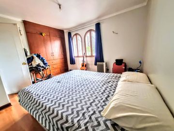 Casa Sólida De 2 Pisos, 4d/3b, 767 M2 De Terreno, San Miguel