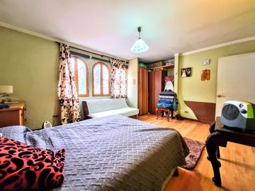 Casa Sólida De 2 Pisos, 4d/3b, 767 M2 De Terreno, San Miguel