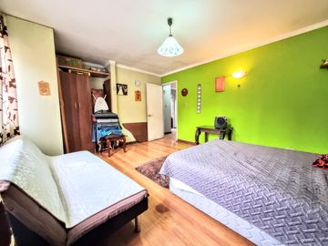 Casa Sólida De 2 Pisos, 4d/3b, 767 M2 De Terreno, San Miguel