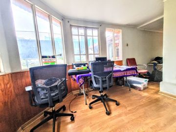 Casa Sólida De 2 Pisos, 4d/3b, 767 M2 De Terreno, San Miguel