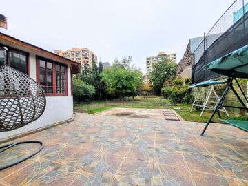 Casa Sólida De 2 Pisos, 4d/3b, 767 M2 De Terreno, San Miguel