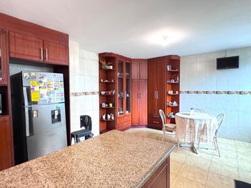 ¡Se vende espectacular departamento dúplex en Ponceano! 🏡✨