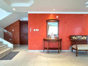 ¡Se vende espectacular departamento dúplex en Ponceano! 🏡✨