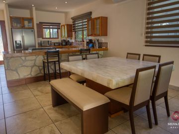 Casa con alberca y jardín cerca de la playa, venta, el Cielo, Playa del Carmen.