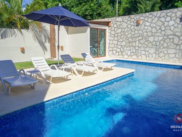 Casa con alberca y jardín cerca de la playa, venta, el Cielo, Playa del Carmen.