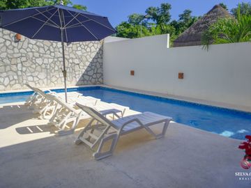 Casa con alberca y jardín cerca de la playa, venta, el Cielo, Playa del Carmen.