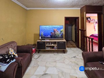 Se vende casa rentera central en la ciudad de  Loja