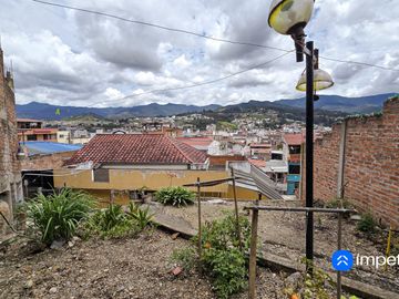 Se vende casa rentera central en la ciudad de  Loja
