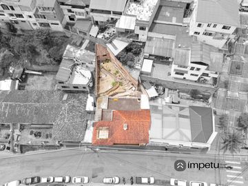 Se vende casa rentera central en la ciudad de  Loja