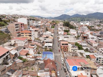 Se vende casa rentera central en la ciudad de  Loja