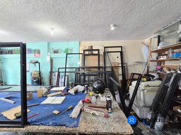 Se vende casa rentera central en la ciudad de  Loja
