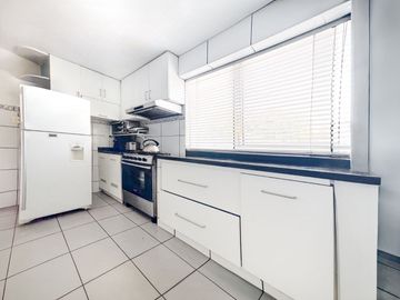 VENTA DE DEPARTAMENTO EN MAGDALENA LIMITE CON SAN ISIDRO