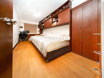 VENTA DE DEPARTAMENTO EN MAGDALENA LIMITE CON SAN ISIDRO
