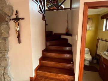 ESPECTACULAR CASA EN CHUQUIPATA
