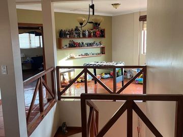 ESPECTACULAR CASA EN CHUQUIPATA