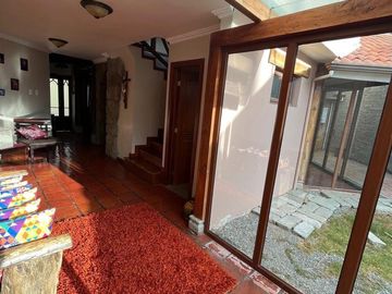 ESPECTACULAR CASA EN CHUQUIPATA