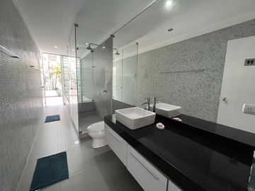 Lindo y practico departamento en Barranco, cerca al Malecón (AMOBLADO)