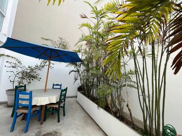 Lindo y practico departamento en Barranco, cerca al Malecón (AMOBLADO)