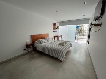 Lindo y practico departamento en Barranco, cerca al Malecón (AMOBLADO)