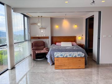 EN VENTA SUITE, con vista panoramica Sector Lumbisi (2 parqueaderos)