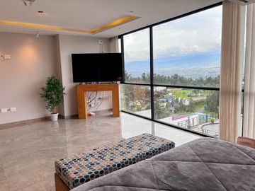 EN VENTA SUITE, con vista panoramica Sector Lumbisi (2 parqueaderos)
