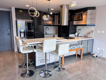 EN VENTA SUITE, con vista panoramica Sector Lumbisi (2 parqueaderos)