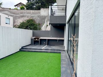 EN VENTA SUITE, con vista panoramica Sector Lumbisi (2 parqueaderos)