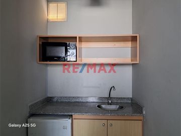 Venta o Alquiler de Minidepartamento con Moderna Oficina En Miraflores