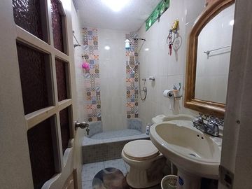 SE VENDE CASA RENTERA DE OPORTUNIDAD  2 BLOQUES, 440 M² EL PROLETARIADO - SANTO DOMINGO - ECUADOR