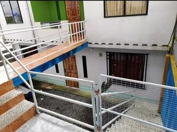SE VENDE CASA RENTERA DE OPORTUNIDAD  2 BLOQUES, 440 M² EL PROLETARIADO - SANTO DOMINGO - ECUADOR