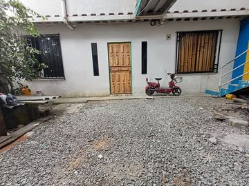 SE VENDE CASA RENTERA DE OPORTUNIDAD  2 BLOQUES, 440 M² EL PROLETARIADO - SANTO DOMINGO - ECUADOR