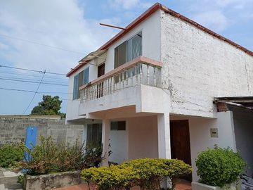 SE VENDE CASA VACACIONAL, TERRENO 950 M² TONSUPA - ATACAMES - ESMERALDAS - ECUADOR