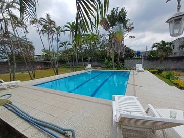 SE VENDE CASA VACACIONAL, TERRENO 950 M² TONSUPA - ATACAMES - ESMERALDAS - ECUADOR