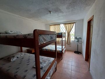 SE VENDE CASA VACACIONAL, TERRENO 950 M² TONSUPA - ATACAMES - ESMERALDAS - ECUADOR