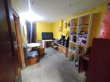 CASA EN VENTA DE 2 PISOS